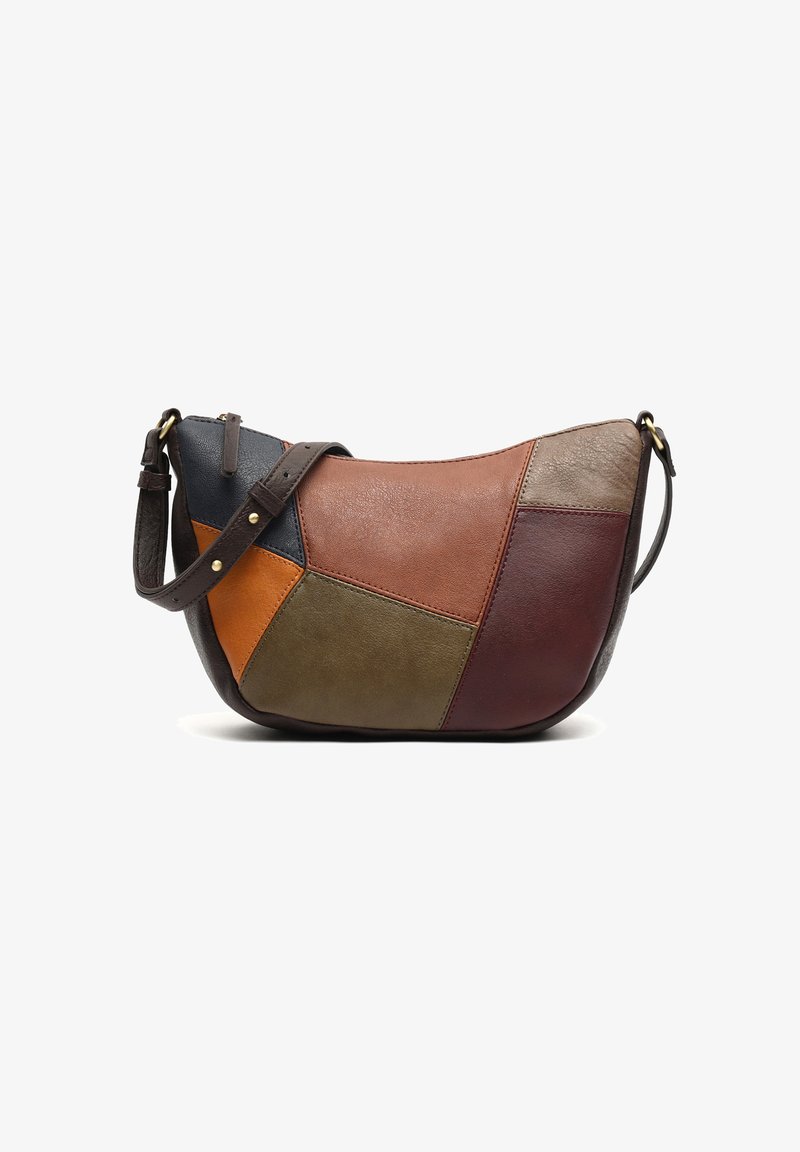Borsa a spalla in pelle multicolore con design a patchwork in marrone, beige, oliva, arancione, blu navy e bordeaux, dotata di tracolla regolabile e chiusura con zip.