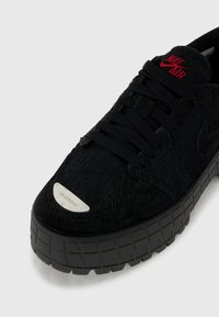Jordan AIR JORDAN 1 BROOKLYN - Tenisky - black/gym red/black