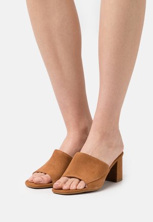 Tamaris, Mules à talons - cognac