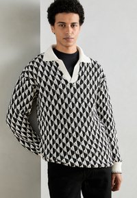Scotch & Soda TEXTURED DROPPED SHOULDER LONG SLEEVE POLO - Striktrøje - white