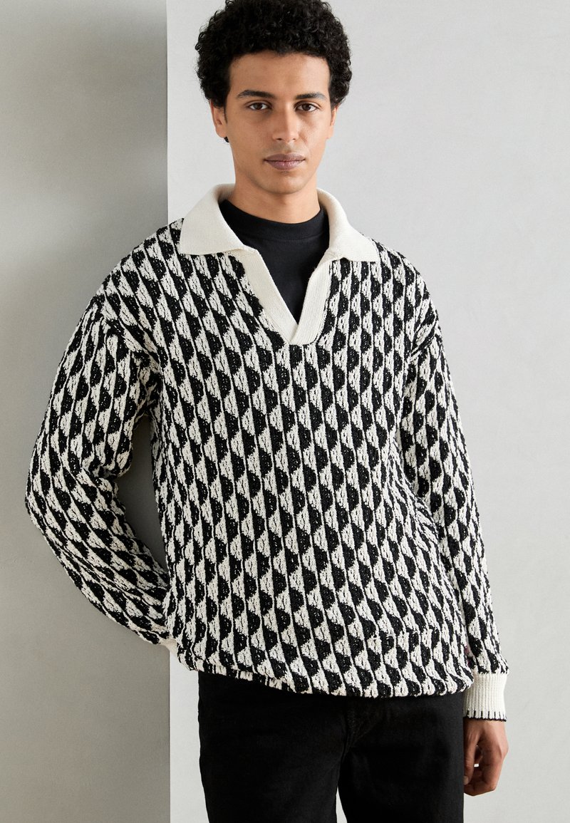 Scotch & Soda TEXTURED DROPPED SHOULDER LONG SLEEVE POLO - Striktrøje - white