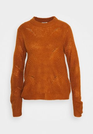 Maglione arancione spesso lavorato a maglia con scollo rotondo, caratterizzato da motivi testurizzati e dettagli in pizzo su tutta la stoffa.