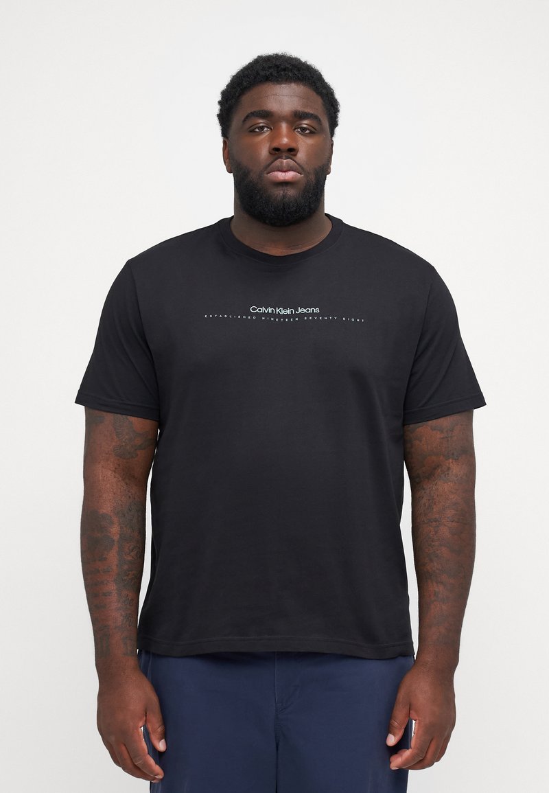Calvin Klein Jeans PLUS MINIMAL LOGO TEE - Triko s potiskem - black