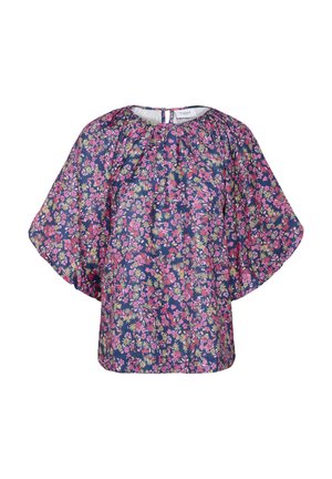 Navyblauwe blouse met brede mouwen, voorzien van een dicht dessin met roze, gele en groene bloemen en een gerimpelde halslijn met een kleine knoopsluiting aan de achterkant.