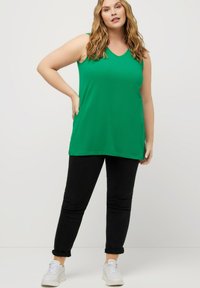 Ulla Popken ÄRMELLOS - Top - green
