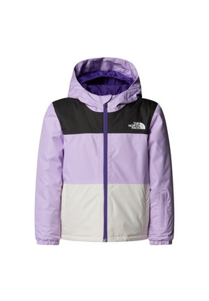 Jachetă violet și albă cu o secțiune superioară neagră, glugă, fermoar frontal și logo. Dispune de tiv și manșete elastice, material ușor.