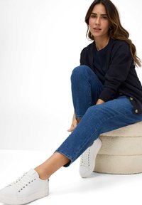 BRAX STYLE MONA - Mom Jeans - used regular blue