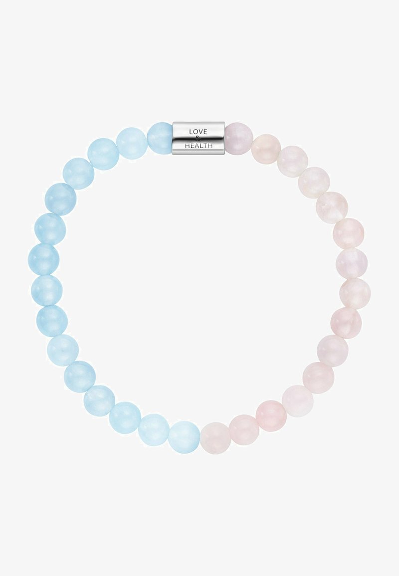 Perle rotonde blu e rosa con una finitura liscia, colori alternati. Chiusura in metallo incisa con la parola "AMORE" e "SALUTE". Design semplice e minimalista.