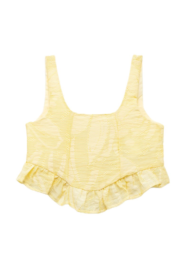 Żółty crop top z teksturowanym wzorem, z falbaną na dolnej krawędzi i szerokimi ramiączkami. Wykonany z lekkiego materiału z subtelnymi wzorami.
