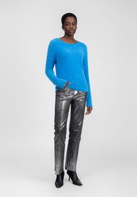 INFLUENCER CREW-NECK - Trui - capri