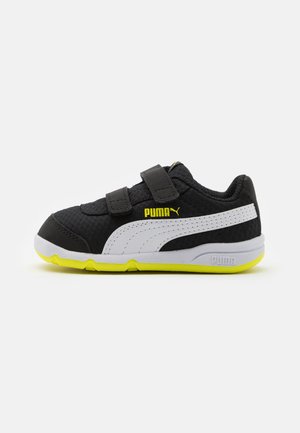 STEPFLEEX 2 UNISEX - Zapatillas de entrenamiento - black/white/energy yellow