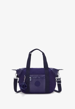 Borsa a mano in nylon viola con doppio manico superiore, tracolla staccabile, tasca frontale con zip e un portachiavi a forma di scimmietta pelosa. Texture liscia.
