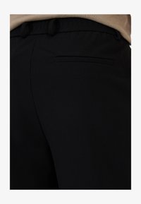 Niet geselecteerd, black