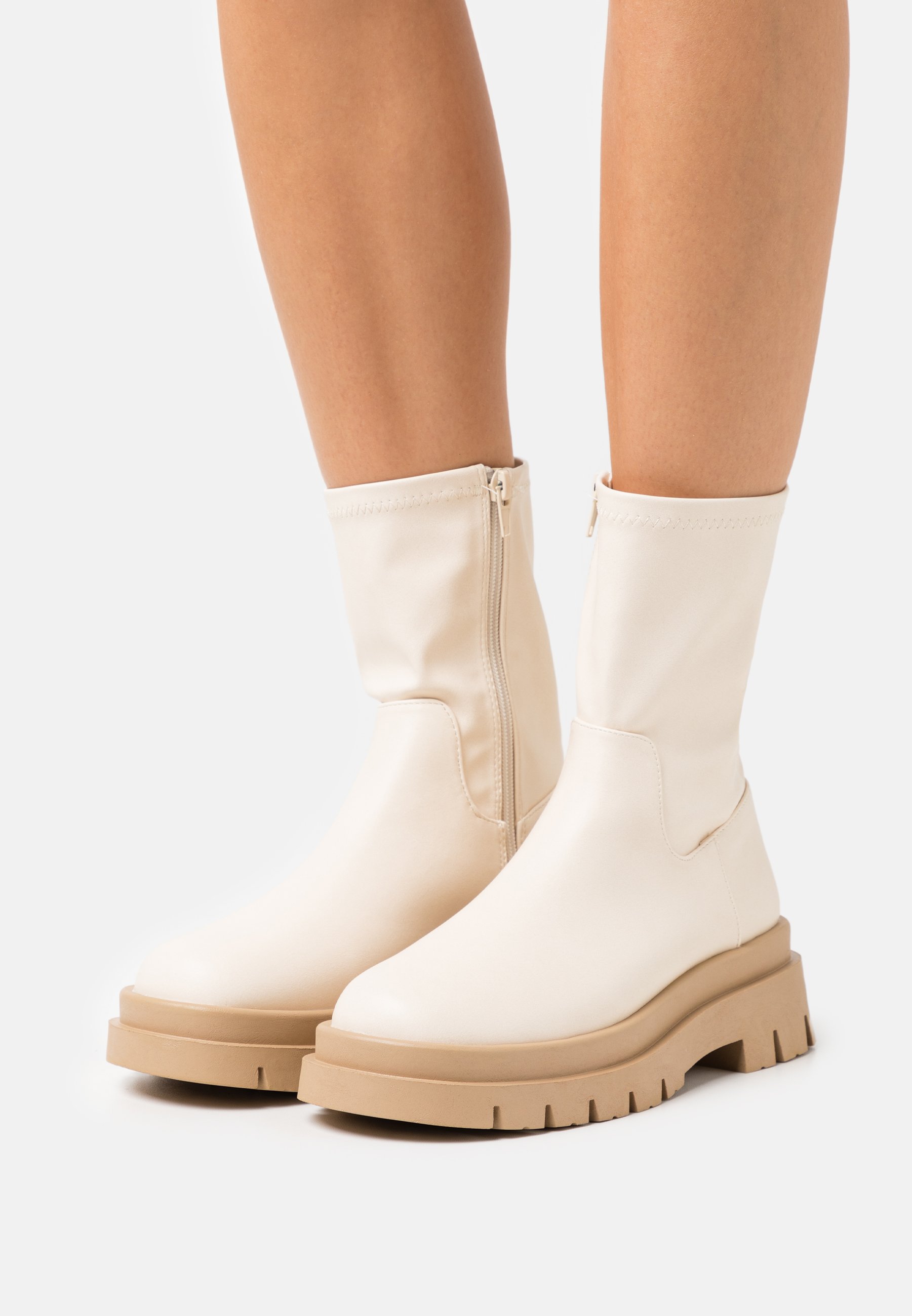 VEGAN GARNER COMBAT BOOT - Bottines à plateau - ecru smooth