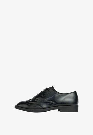 Fekete lakkbőr oxford cipő díszes brogués részletekkel, kerek orral, alacsony sarokkal és hat szemlyukú fűzőzéssel. Simaság.