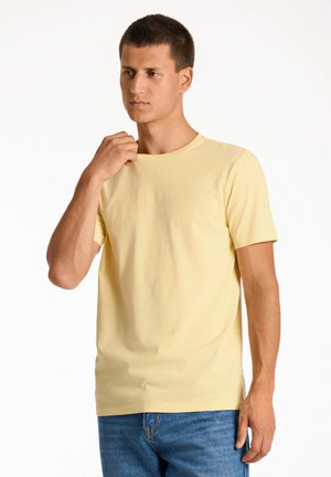 TEE - T-paita - yellow zest