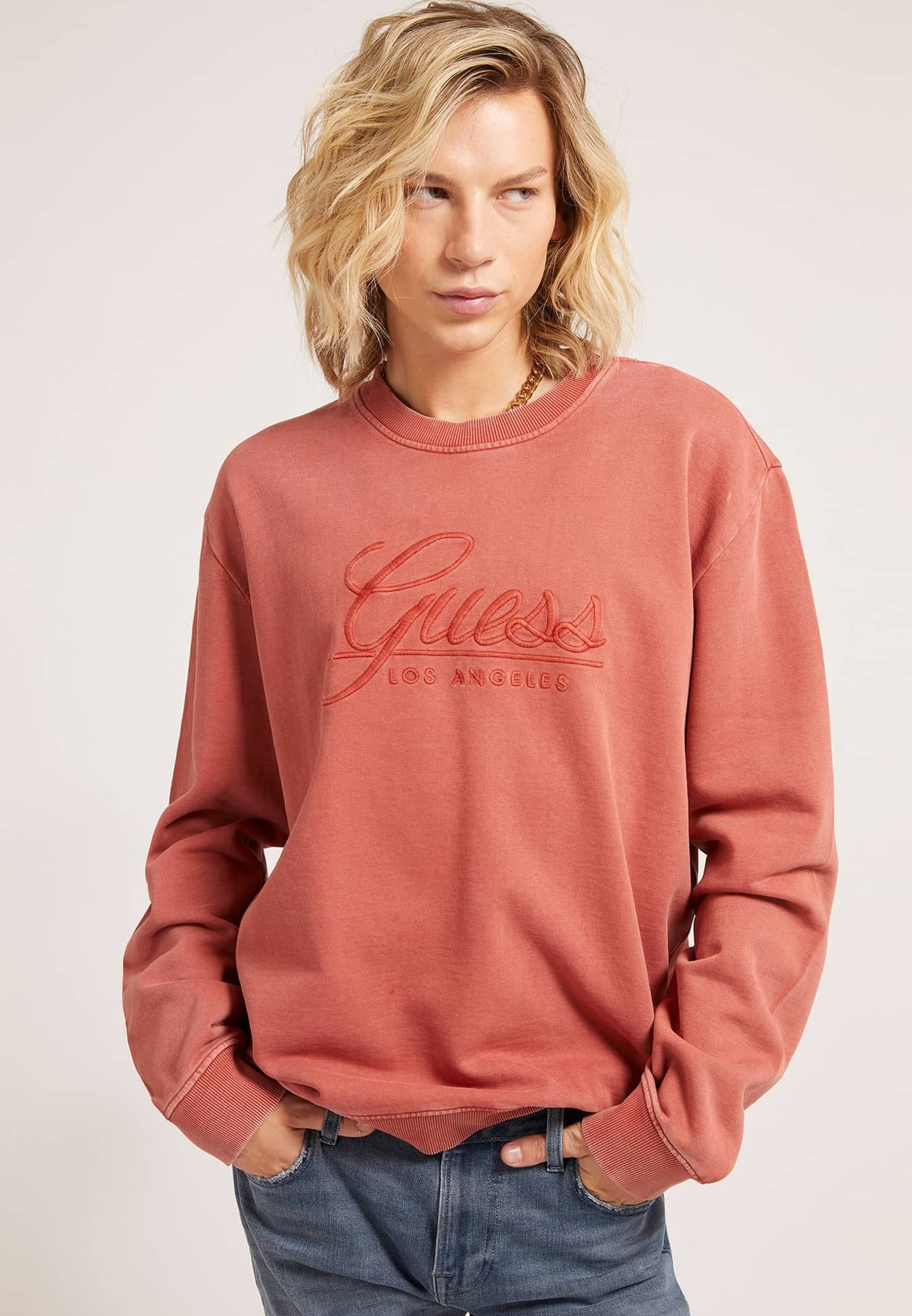 guess multi script sweatshirt