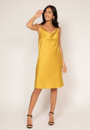 Dona x Lisa COURTE IDALIA - Robe de jour - mustard yellow