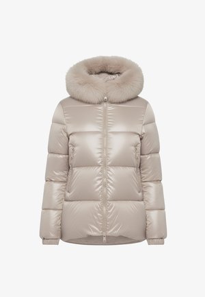 Giacca puffy di un beige chiaro con cuciture orizzontali, chiusura frontale con zip e un grande colletto in pelliccia sintetica per ulteriore calore. Due tasche laterali.