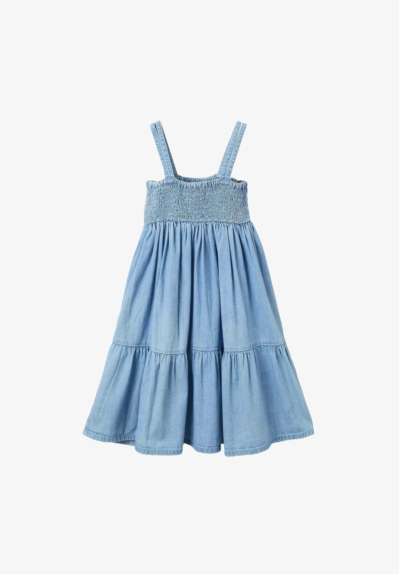 Abito di jeans azzurro chiaro con corpetto arricciato e spalline sottili. Presenta una gonna a strati e svasata per una vestibilità comoda. Tessuto morbido.