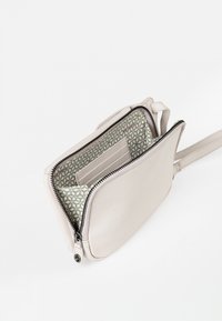 Aunts & Uncles TULIP - Handytasche - pumice stone