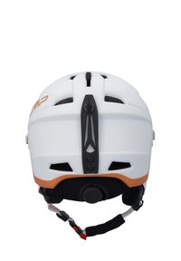 Vit hjälm med orange detaljer, utrustad med ventilationsöppningar, en svart justerbar ratt baktill och justerbart hakband.