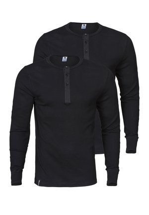 Sorte langærmede skjorter med rund hals, knaplukning og en glat tekstur, vist i en frontvendt vinkel.