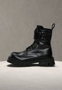MOSCHINO STIVALETTO DONNA - Μποτάκια με κορδόνια - nero