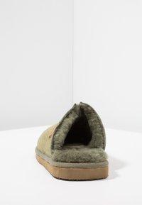 Shepherd HUGO  - Tøfler - olive
