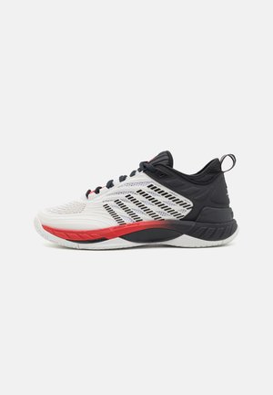 HYPERCOURT SUPREME 2 - Multicourt tennis shoes - bright white/stretch limo/high risk red