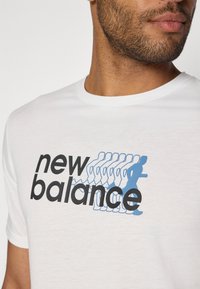 New Balance GRAPHIC  - Sporta krekli - grey