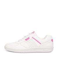 Weiße Sportschuhe mit rosa Akzenten, aus glattem synthetischem Material, mit durchbrochenen Details an den Seiten und flacher Gummisohle, mit Fila-Branding.