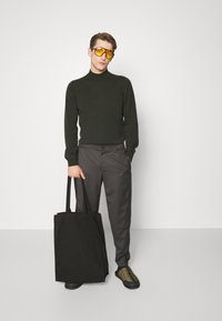 Wool & Co MOK NECK  - Camisola - militare