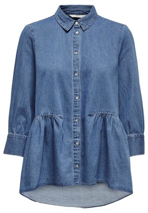 Denimblå skjorte med knapper, lange ærmer, spids krave og detaljer ved taljen, der fortsætter i en peplumkant.