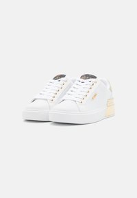 Guess CORLINA - Sneakers low - platino