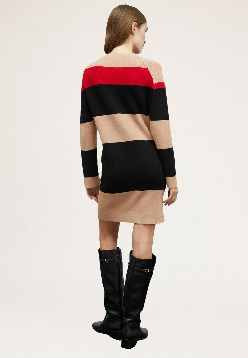 Motivi A RIGHE Abito in maglia beige