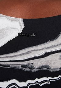 Desigual Vapaa-ajan mekko - black