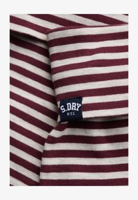 Non selezionato, port red stripe