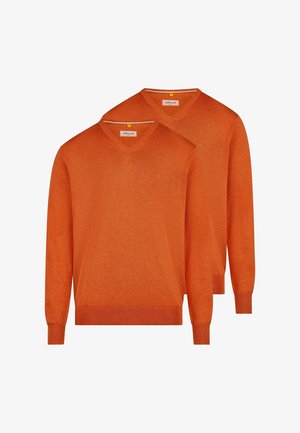 Zwei identische orangefarbene V-Ausschnitt-Pullover mit langen Ärmeln, gerippten Bündchen und Saum, gezeigt vor weißem Hintergrund.