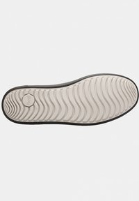 Sula med vågig mönstring, cirkulär logotyp nära hälen, svart ytterkant och storleken 42 synlig på vit bakgrund.