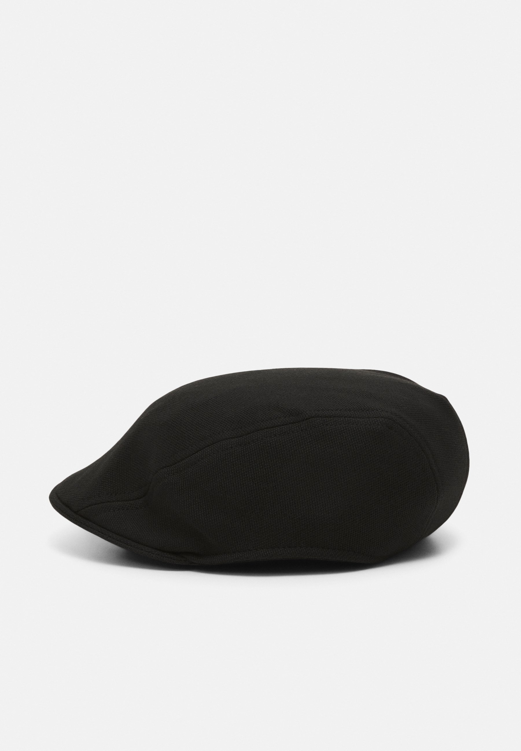 beret lacoste
