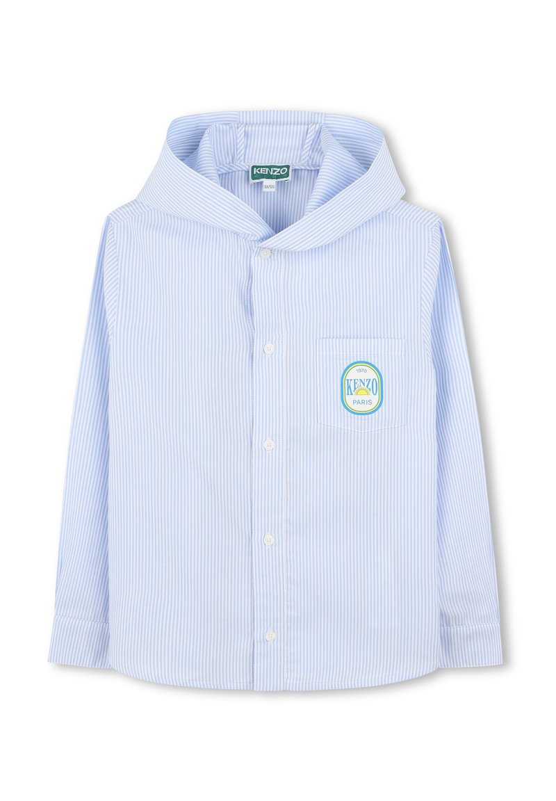 Chemise à rayures bleu clair à manches longues avec capuche, dotée d'une poche poitrine et d'un logo circulaire Kenzo Paris. Texture de tissu douce.