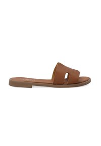 Bruine leren slipper met een uitsnijdontwerp, platte zool en textuur in de binnenzool. Bevat lichte stiksels langs de rand.