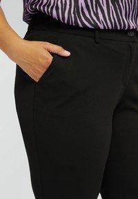 Fiorella Rubino Pantalones - nero