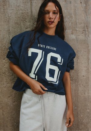 Bershka, - Bluza
