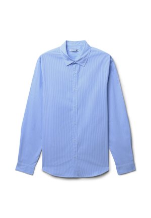 Camicia azzurro chiaro a maniche lunghe con chiusura frontale a bottoni, colletto e righe verticali. Realizzata in tessuto liscio con vestibilità comoda.
