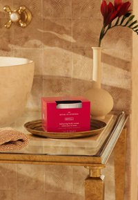 Rituals KREM DO CIAŁA WKŁAD - THE RITUAL OF AYURVEDA - OLEJEK ZE SŁODKICH MIGDAŁÓW I RÓŻA INDYJSKA nieokreślony