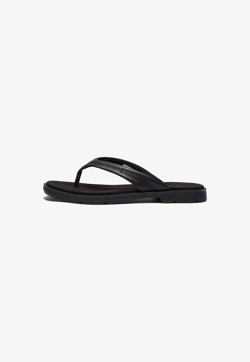 Zwarte flip-flops met een zacht rubberen zool en elegante synthetische banden. Het ontwerp bevat minimale hardware en heeft een laag profiel.