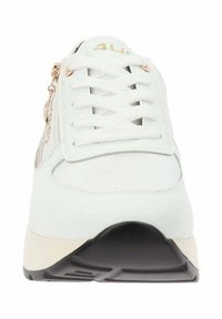 Sneaker in pelle bianca con punta rotonda, lacci piatti e cerniere laterali. Suola in gomma nera con un accento crema nel tallone. Logo 4U visibile.