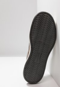Skechers MORENO - Zapatillas - taupe